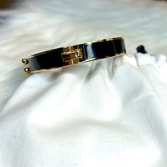 🔥💯 Authentic Coach Signature Push Hinged Bracelet - Picture 2 of 4